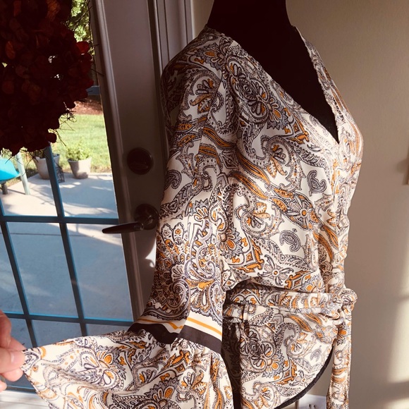 Peplum Blouse
MAX STUDIO - Med. NWOT💛 - Picture 9 of 9